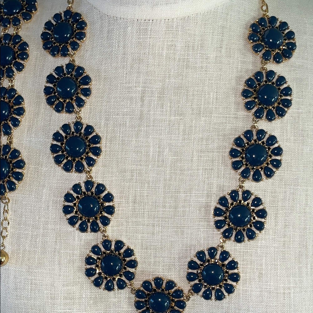Elegant Gold and Blue Floral Necklace - Picture 6 of 6